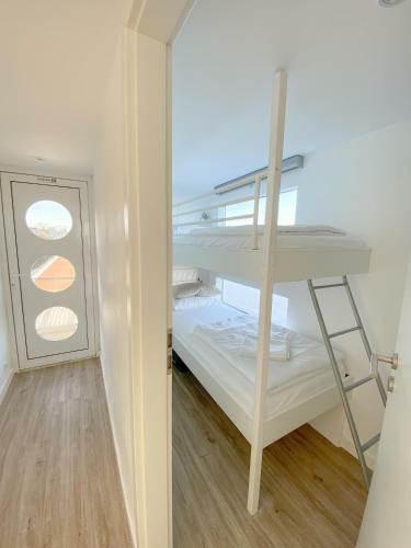 Homeboat Glamping