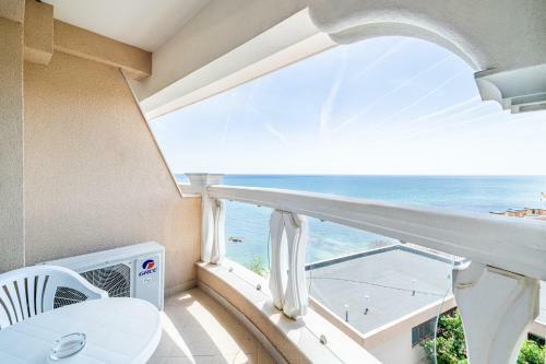La Mer Luxury Apartments