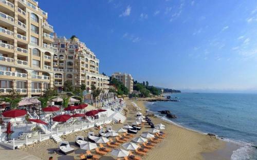 La Mer Luxury Apartments