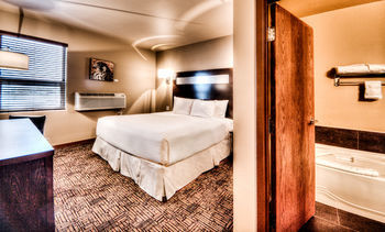 Hotel Podollan Inn & Spa - Grande Prairie