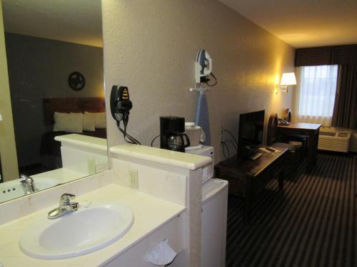 Atria Hotel And Rv