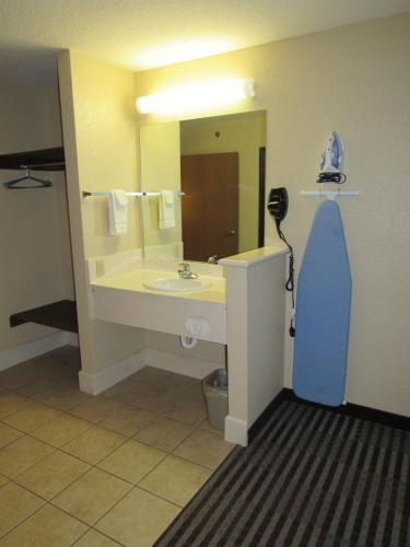 Atria Hotel And Rv
