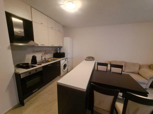 Modern 1br Apartment With Sea View & Pool Included With Parking Space