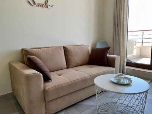 Romantic Getaway 1-bd Apartment With Sea View