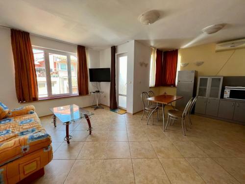 Private One-bedroom Apartment With Balcony In Sozopol