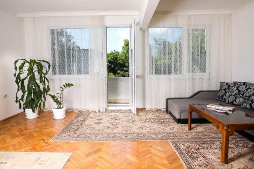 Krichim Apartments,three-bedroom, Large Apartment, Top Center