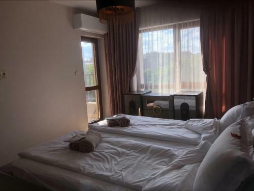 Luxury Two Bedroom Apartment With Private Parking