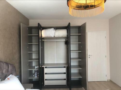 Luxury Two Bedroom Apartment With Private Parking