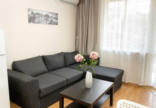 Stylish 1bd Apartment With Cozy Balcony In Varna