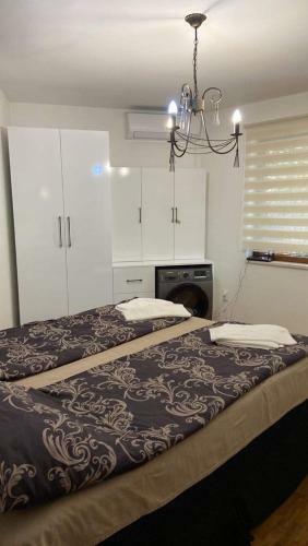 Roman Thermae 2bdrm Sunny Apartment