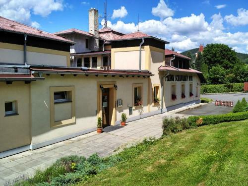 Hostal Pension Schaumann?v Dv?r