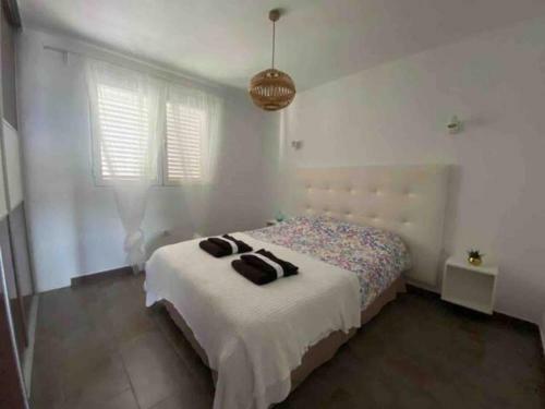 Las Carmenes 2-bed Apartment In Bajamar