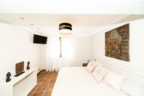 Sarren Villa W/ Pool