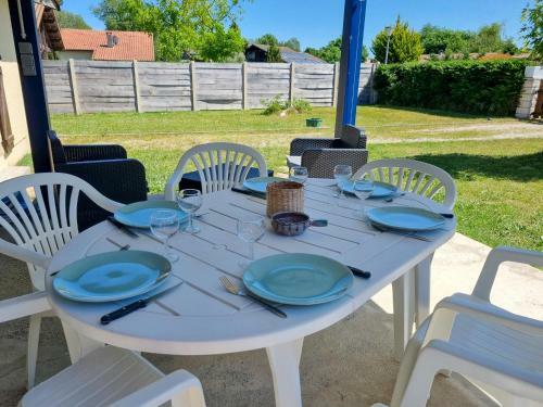La Cabane Des Pr�s ~maison Chaleureuse Proche Lac