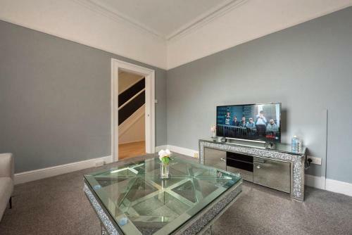 Superb House - 2 Lorn Street