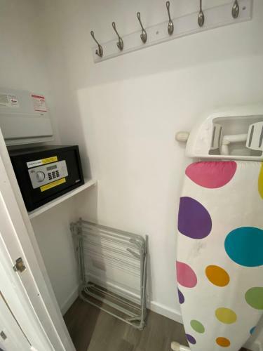 Modern 2 Bedroom Apartment, With Car Parking.