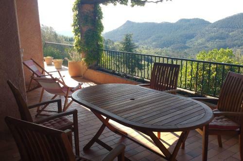 130 M2 With Terrace - Village Center