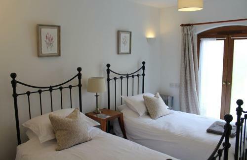 Hostal Holly Lodge Country Guest House
