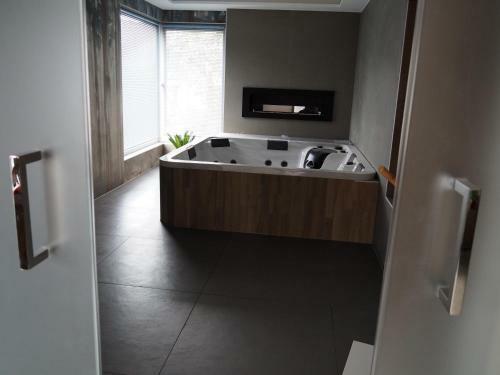 G�te Le Renouveau Avec Jacuzzi Privatif