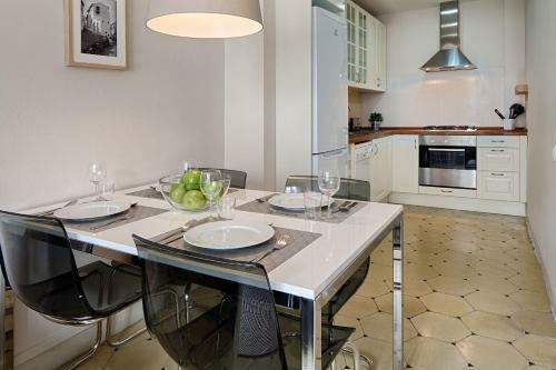 Habitat Apartments Bail�n