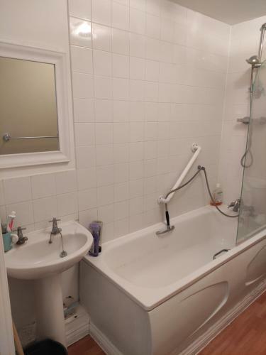 Immaculate 1-bed Apartment In Borehamwood