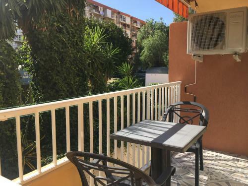 �guila Apartamento Con Vistas Al Jardin