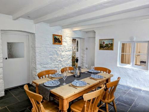 Horseshoe Cottage