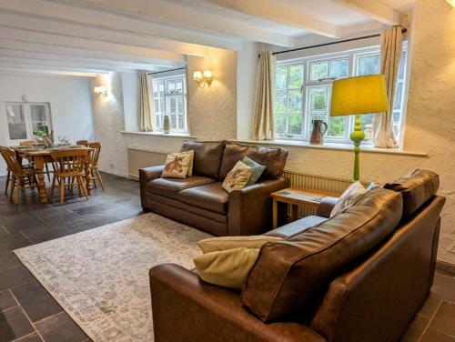Horseshoe Cottage