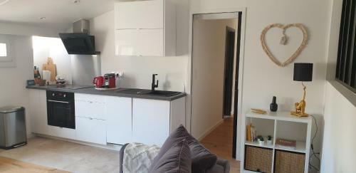 Bright Apartment Near The Palais Des Papes