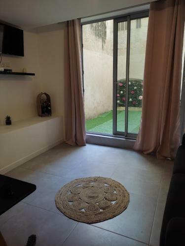 Apartamento Palais Des Papes - Studio + Cour Privative
