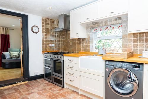 Two Pound Cottage By Cliftonvalley Apartments