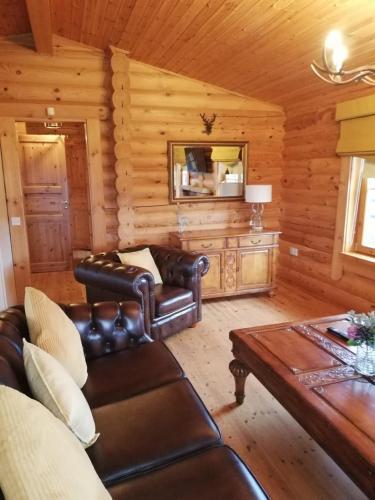 Le Log Cabin 18