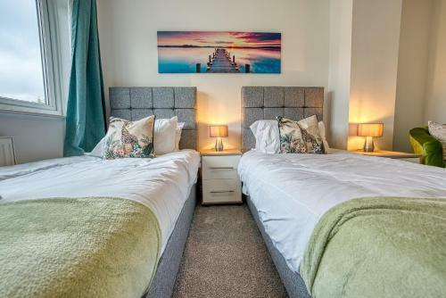 Modern 3 Bedroom 2 Bath House With Parking, Wednesbury, Birmingham
