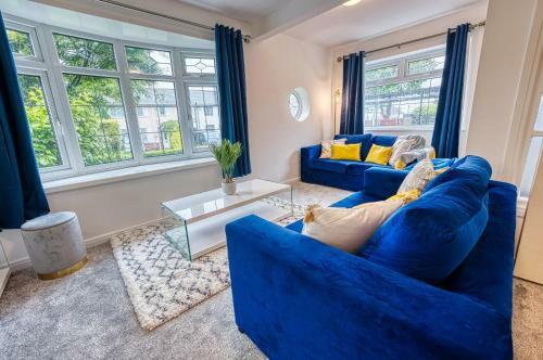 Modern 3 Bedroom 2 Bath House With Parking, Wednesbury, Birmingham