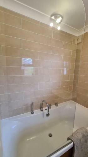 Apartamento Ground Floor Garden Flat, 8 Mins To Bournemouth