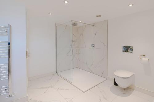 Redcliffe Parade No.9 I Your Apartment