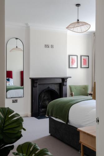 Redcliffe Parade No.9 I Your Apartment