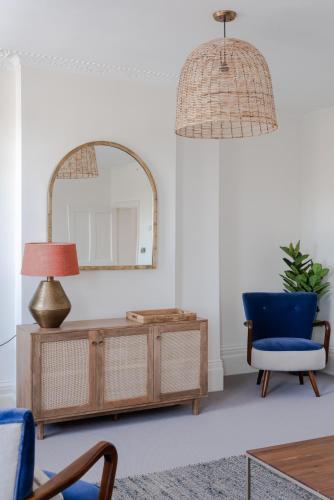 Redcliffe Parade No.9 I Your Apartment
