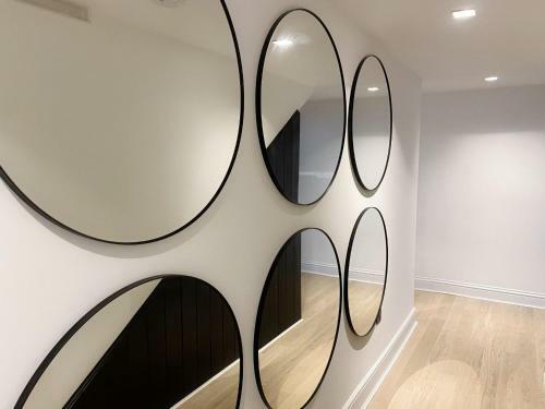 Modern And Bright Three Bed Apartment