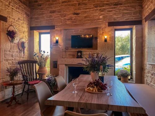 Olive Land - ?? ??? ????? / Stone Villa.