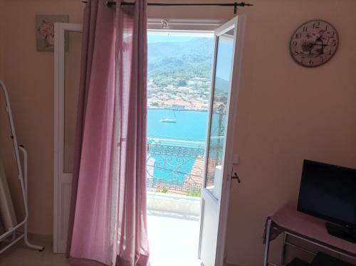 Iliada Luxury House