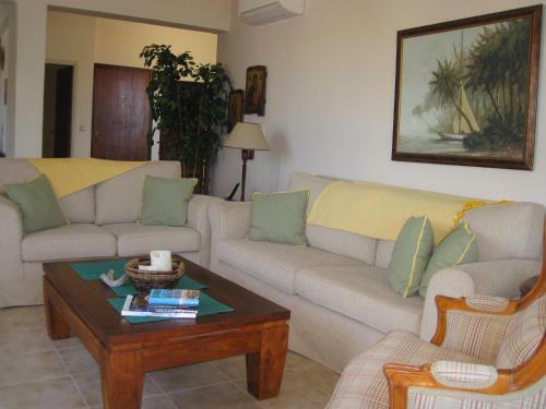 Spacious Seafront Apartment