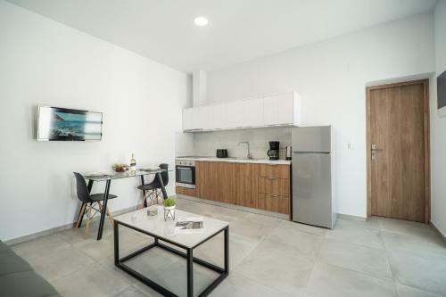 Kiani Apts