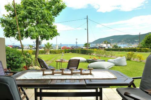 Seathon Seafront Beach Villa In Kalamitsi