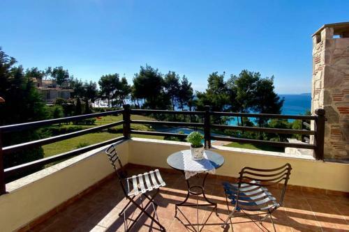 Villa Luxurious 3-bdrm Maisonette With Sea Views