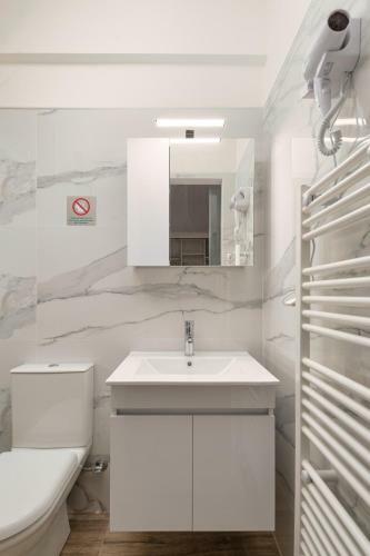 My Oneiro City Apartments