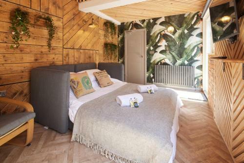 Boho Chic Apartment, Hove - Artists Corner