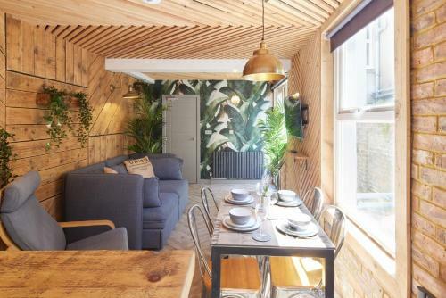 Boho Chic Apartment, Hove - Artists Corner