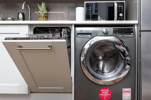 Bright Cheery 4 Bd Apartment By Brighton Station