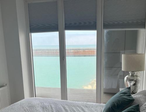 Stunning 2 Bedroom, 2 Bathroom Apartment.